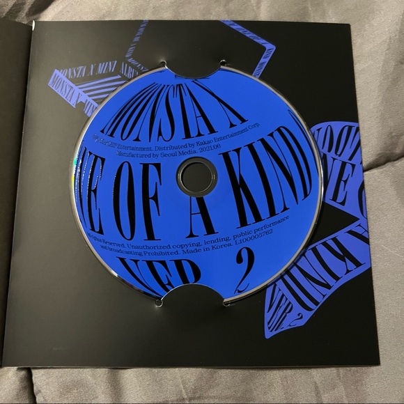 Monsta X One of a Kind Version 2 CD - Picture 4 of 6
